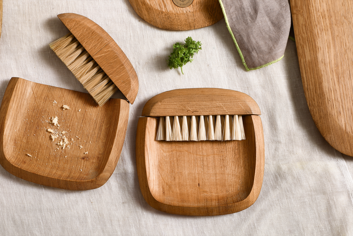 Belfort French Oak Crumb Brush Set