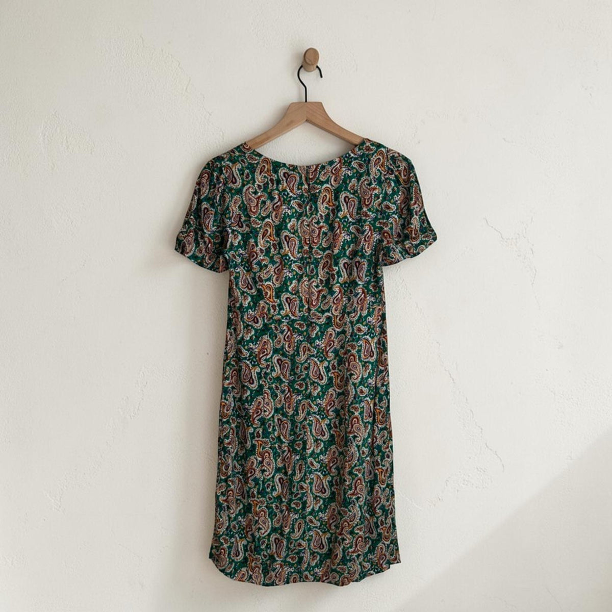 Short Sleeve Green Paisley Button Front Mini Dress | Size 8