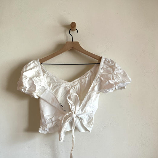 White Short Sleeve Sweetheart Neckline Crop Top | Size 6
