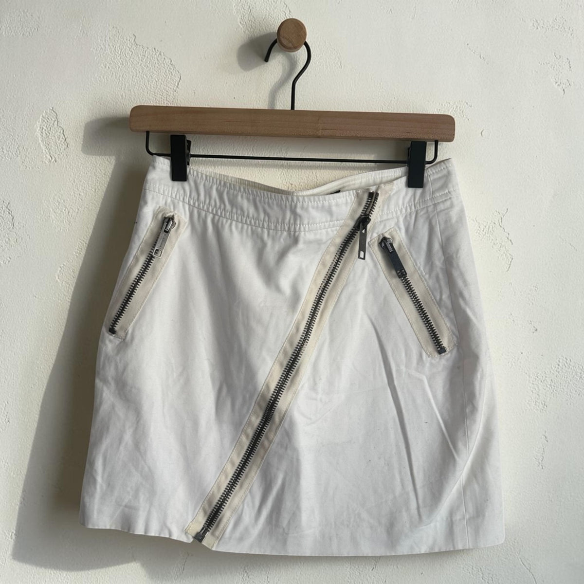 Burberry London White Zip-Front Cotton Mini Skirt | Size 4