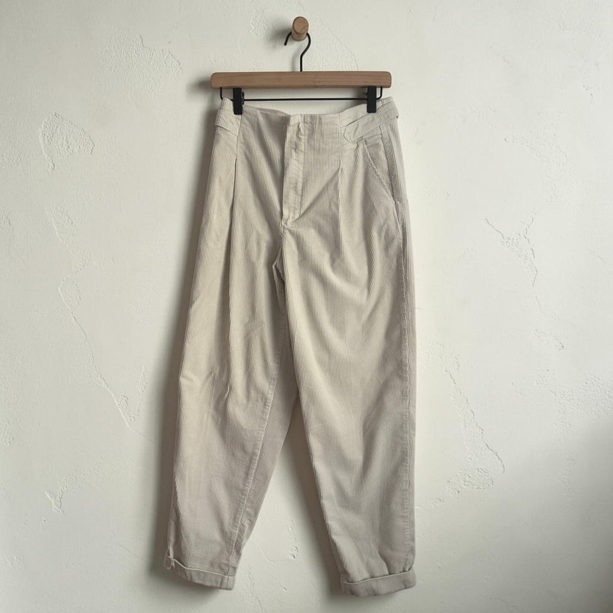 CLOSED High Waisted Ivory Cords w Tab Detail | Size 28