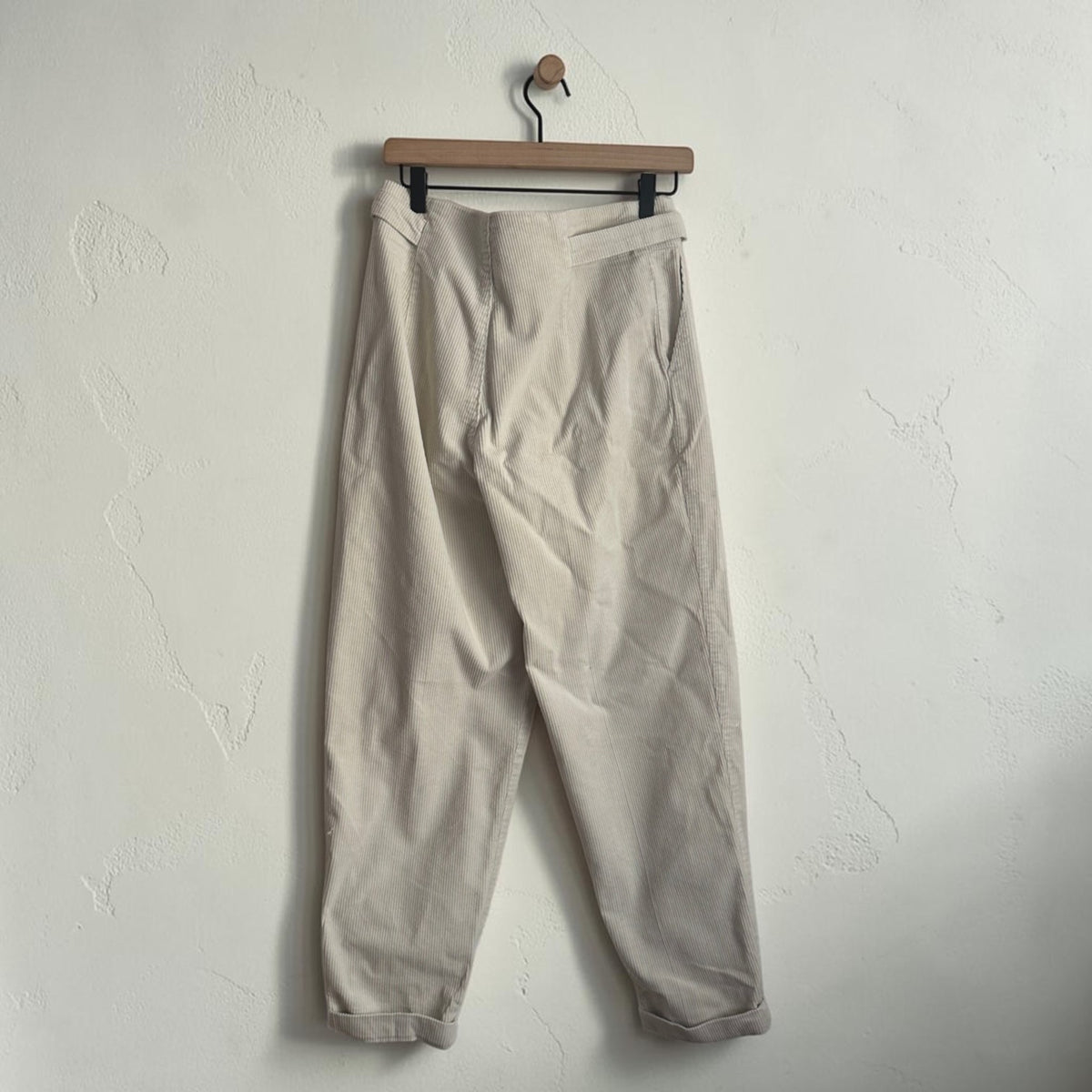CLOSED High Waisted Ivory Cords w Tab Detail | Size 28