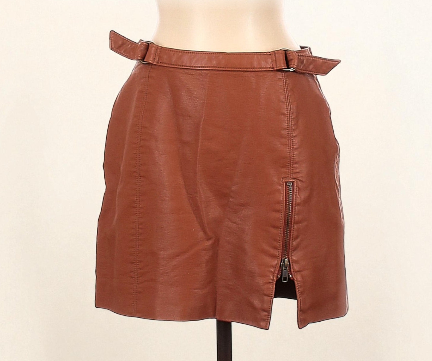 Faux Leather Mini Skirt w Zip Slit (Size 2) image 0
