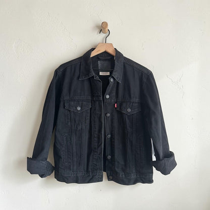 Levi's Black Ex-Boyfriend Trucker Jacket | Size Medium