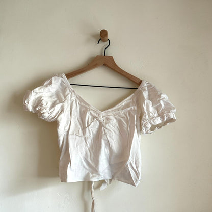 White Short Sleeve Sweetheart Neckline Crop Top | Size 6